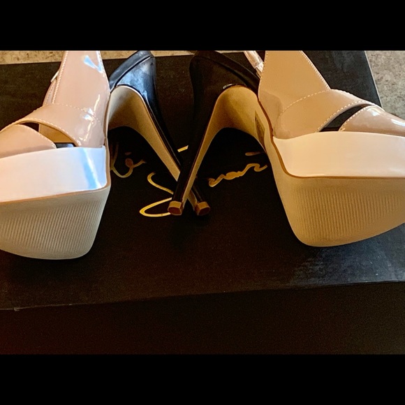 Nude Colin Stuart Heels Size 8 - Picture 6 of 8